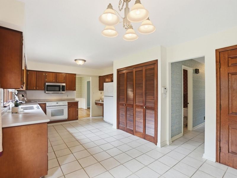 6011 Sedgwick Road, Columbus, OH 43235 Photo 11