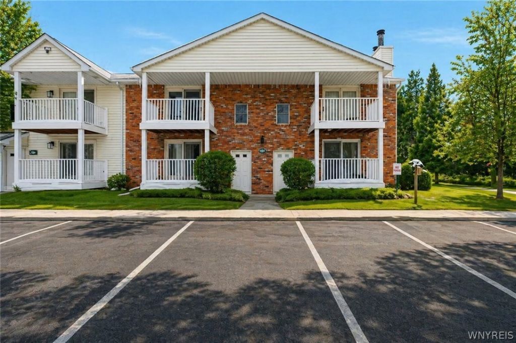 4623 Chestnut Ridge Road, Unit D, Buffalo, NY 14228 Main Photo