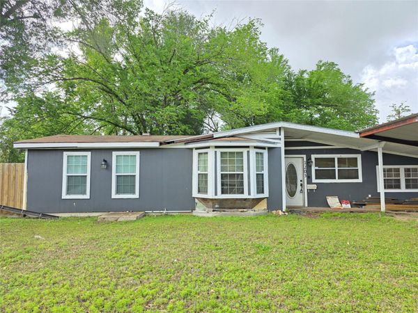 1203 Highland Ave , Rockdale, TX 76567