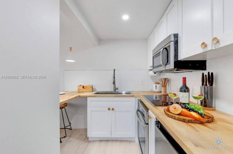 7326 Collins Ave , Unit 201, Miami Beach, FL 33141 Photo