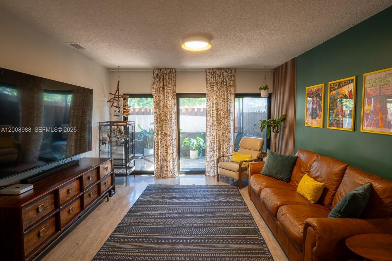 2366 SW 70th Way , Unit 4, Davie, FL 33317 Photo