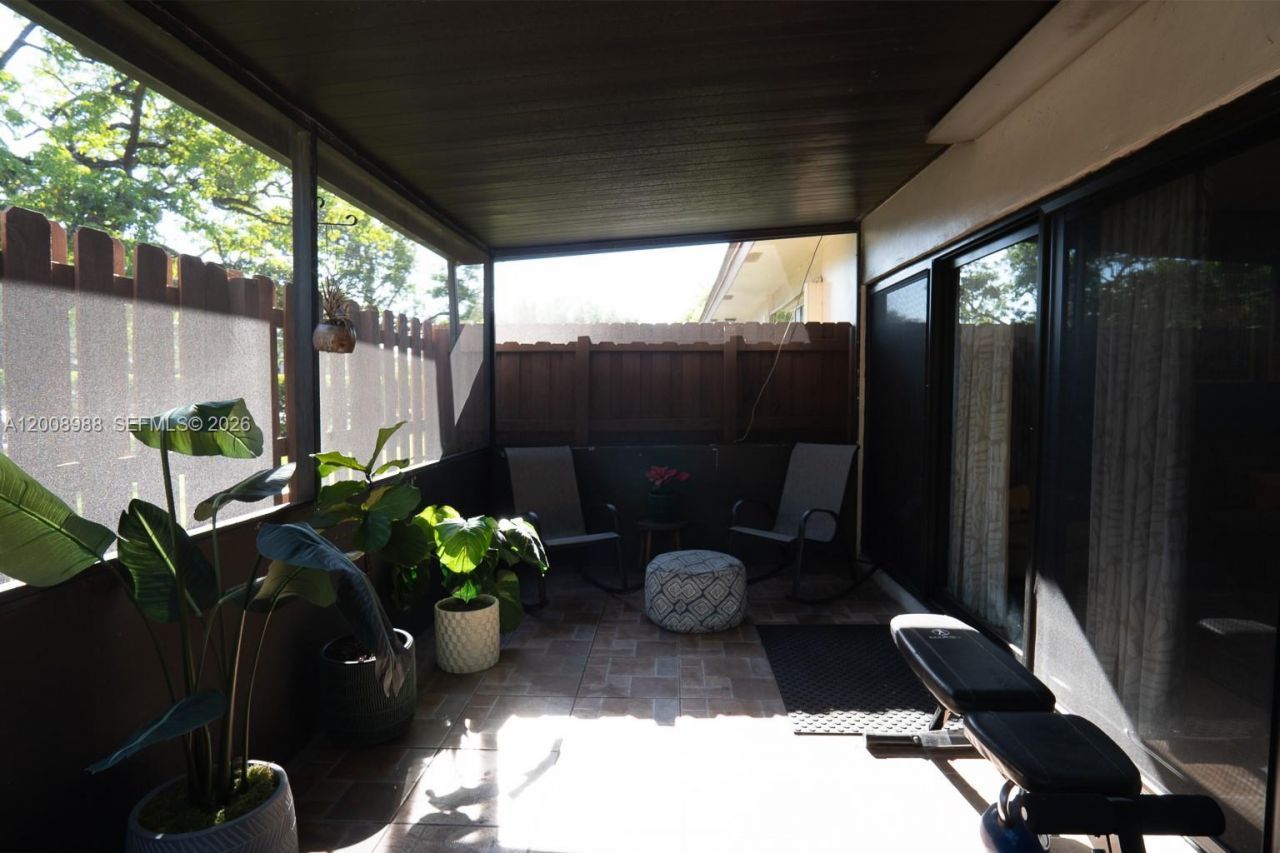 2366 SW 70th Way , Unit 4, Davie, FL 33317 Photo