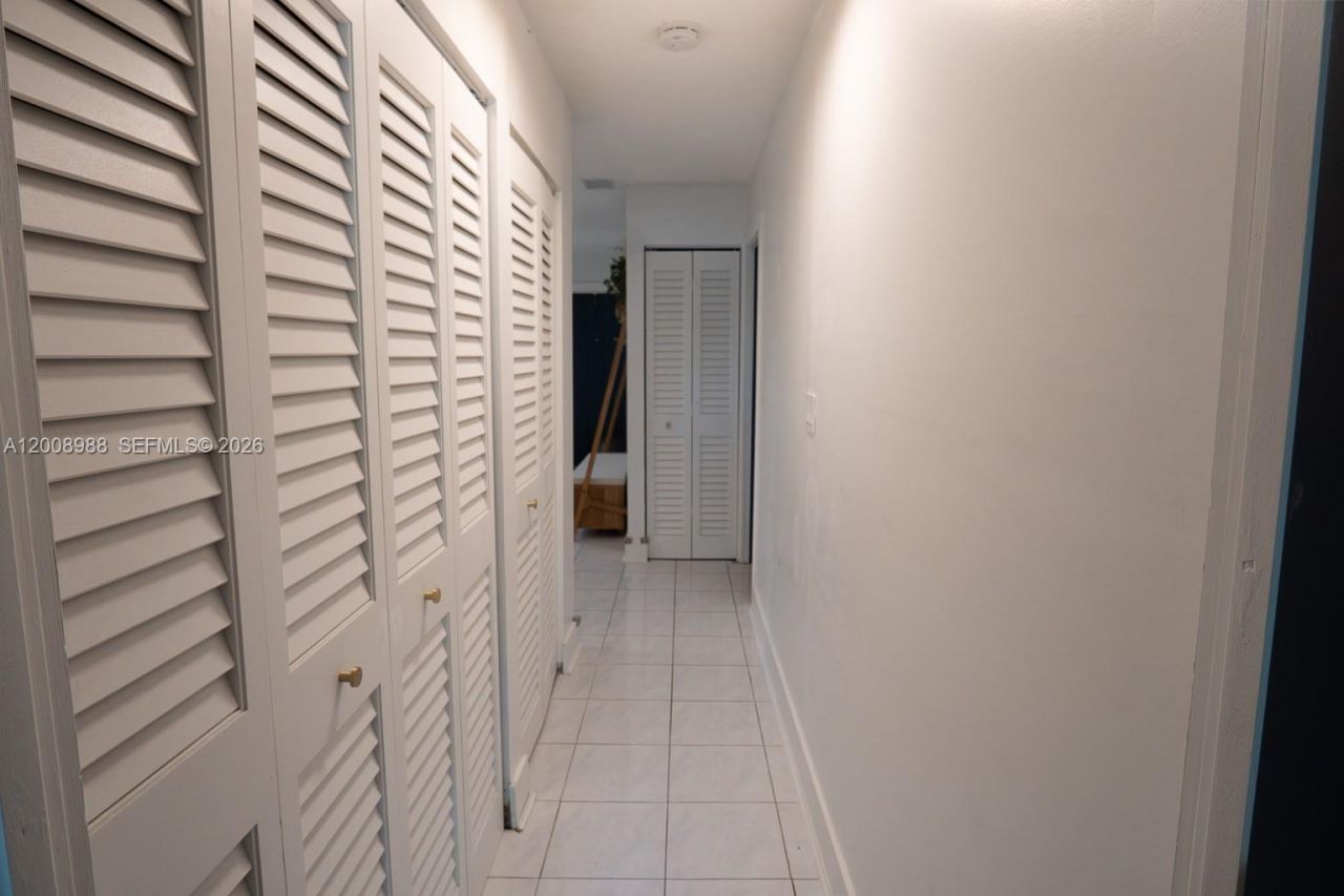 2366 SW 70th Way , Unit 4, Davie, FL 33317 Photo