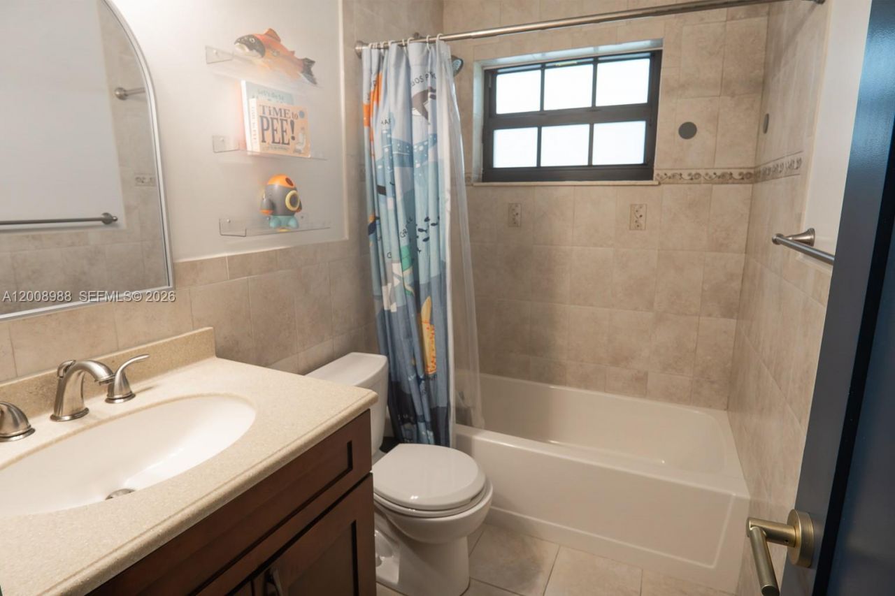 2366 SW 70th Way , Unit 4, Davie, FL 33317 Photo