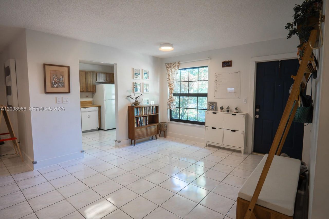 2366 SW 70th Way , Unit 4, Davie, FL 33317 Photo