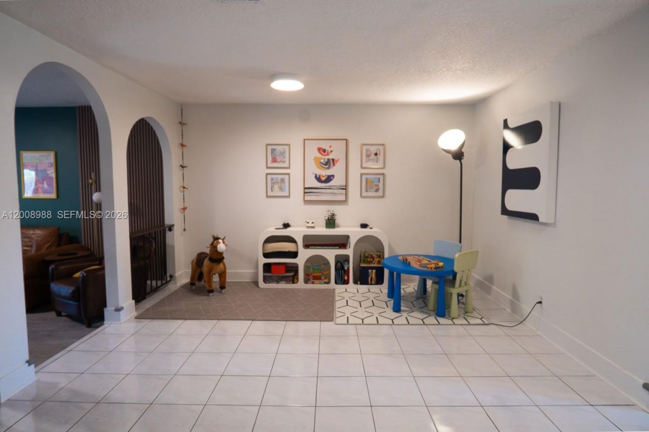 2366 SW 70th Way , Unit 4, Davie, FL 33317 Photo