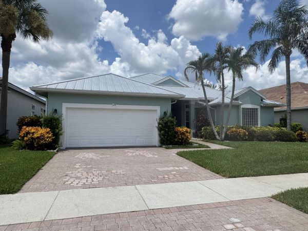137 NW Magnolia Lakes Boulevard, Port St. Lucie, FL 34986