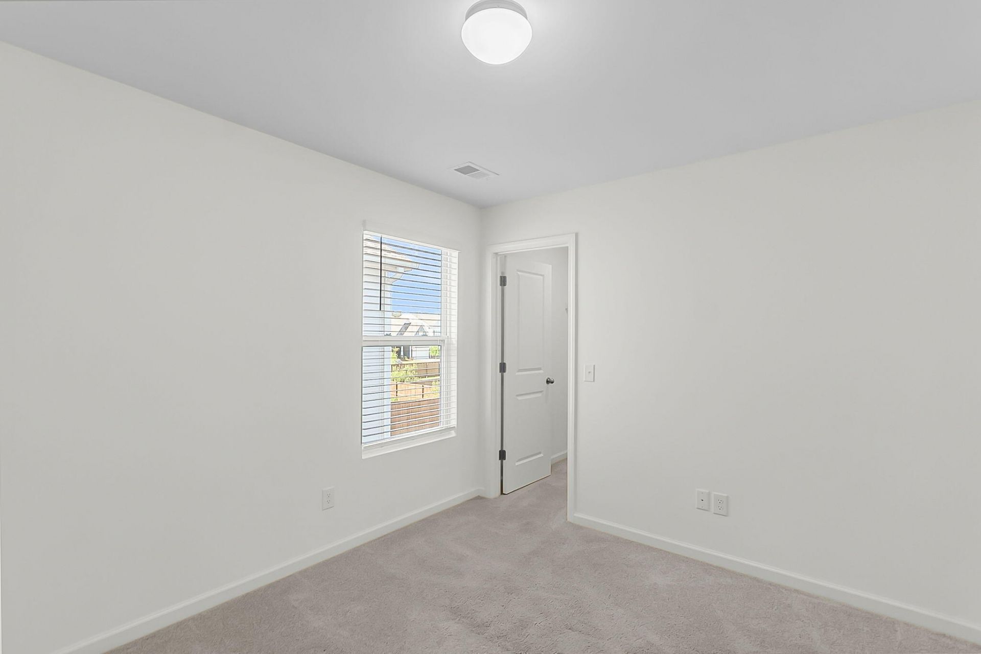 658 Snow Owl Drive Photo 21