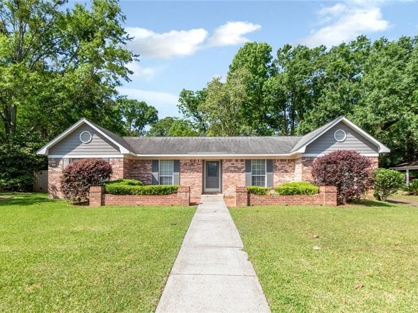 1216 Edinburgh Court , Mobile, AL 36609