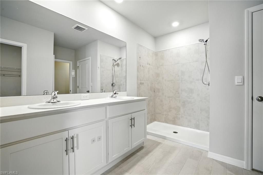 2465 NW 9th St, Cape Coral, FL 33993 Photo
