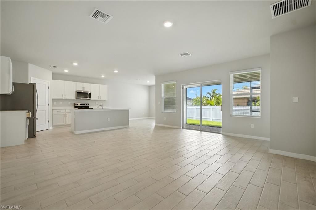 2465 NW 9th St, Cape Coral, FL 33993 Photo