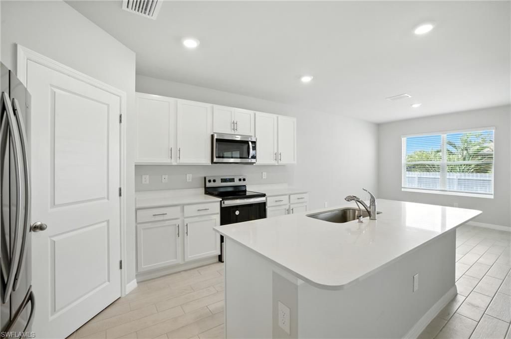 2465 NW 9th St, Cape Coral, FL 33993 Photo