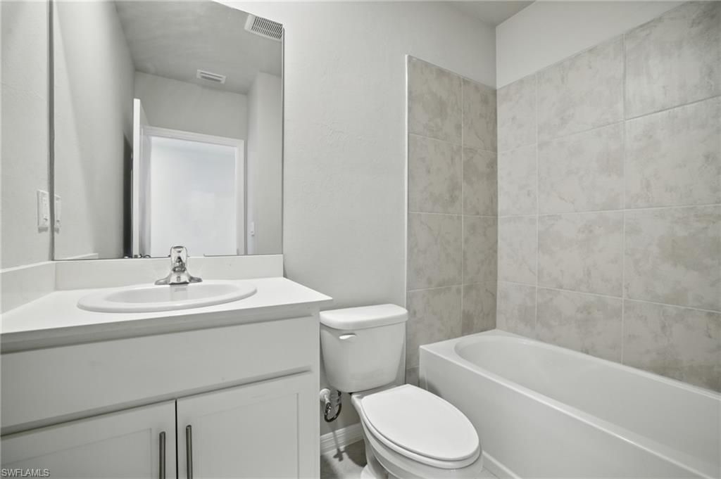 2465 NW 9th St, Cape Coral, FL 33993 Photo