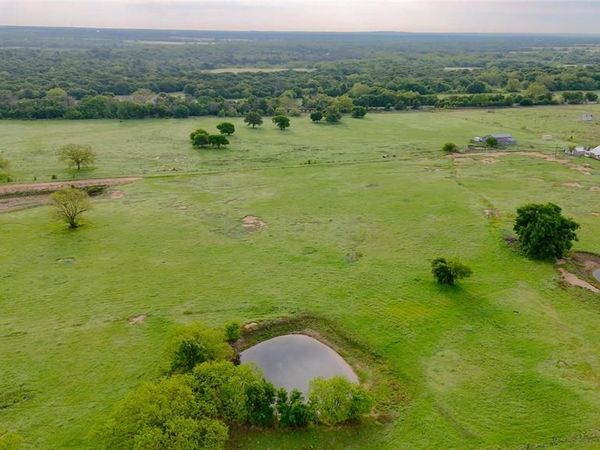 3061 Turkey Creek Road , Sunset, TX 76270