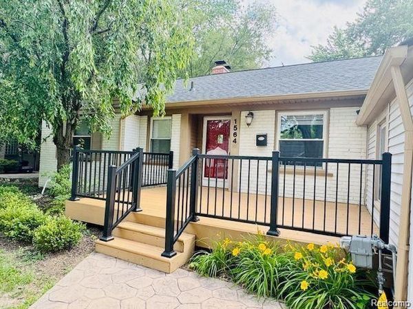 1564 PENISTONE Street , Birmingham, MI 48009