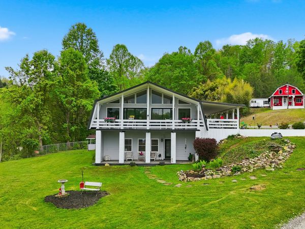 5042 Flat Gap Road, Pound, VA 24279