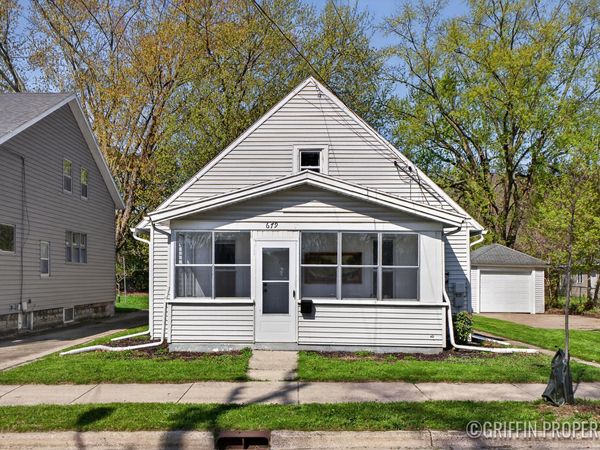 679 Garfield Avenue NW, Grand Rapids, MI 49504