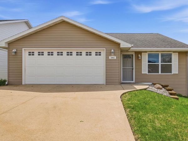 7802 S Westbrook Drive, Dubuque, IA 52002