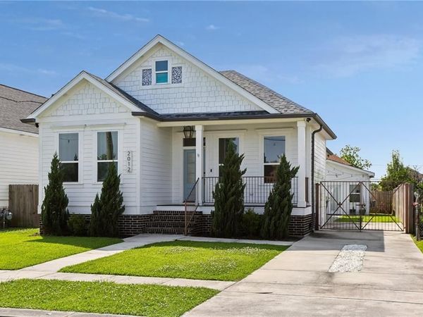 2012 ESTEBAN Street , Arabi, LA 70032
