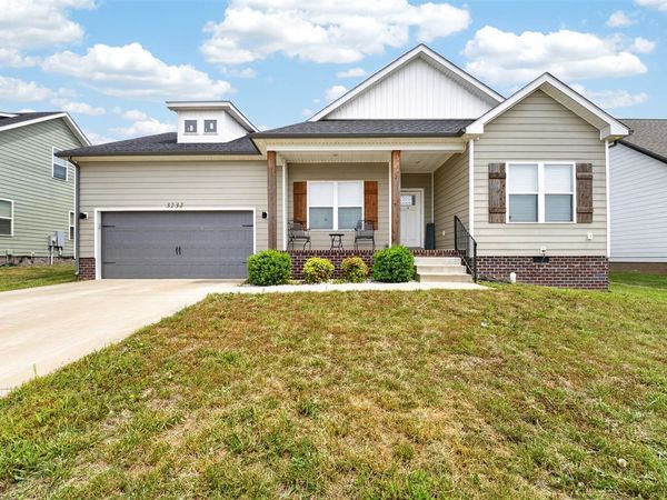 3232 South Oaks Street , Bowling Green, KY 42101