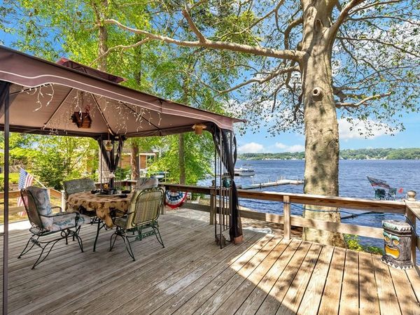 22 Fuller Shores Rd, Lakeville, MA 02347