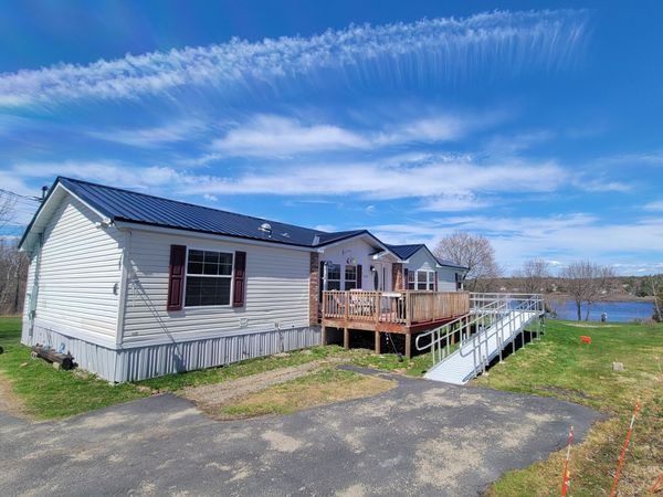 950 Main Street, Calais, ME 04619