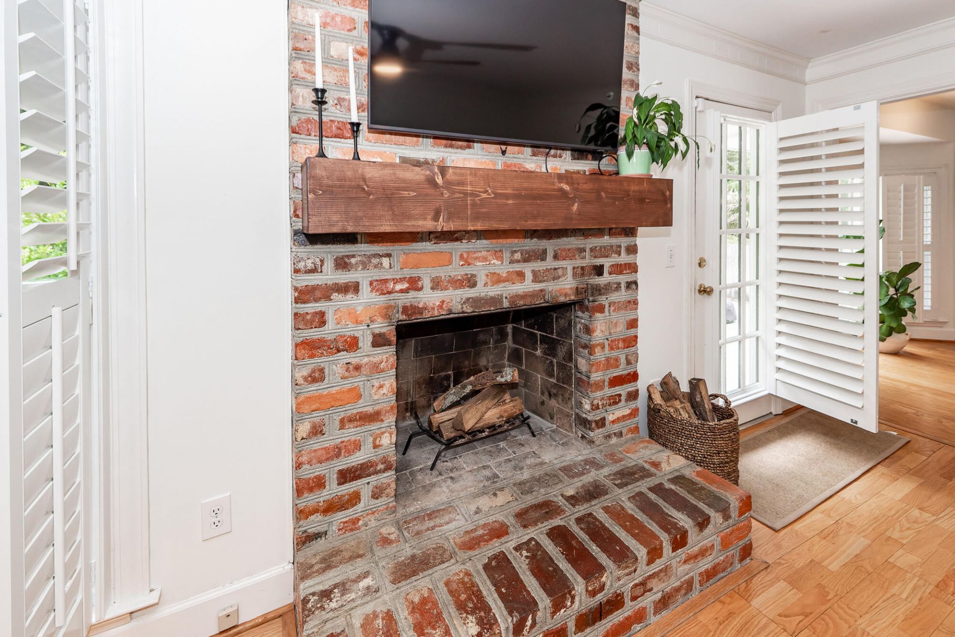 1490 Kentwood Circle Photo 18