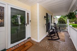 1490 Kentwood Circle photo 4