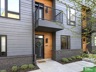 5321 Elmwood Plaza, Omaha, NE 68106