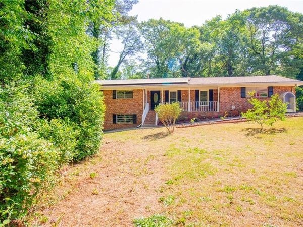 976 Dogwood Way , Norcross, GA 30093