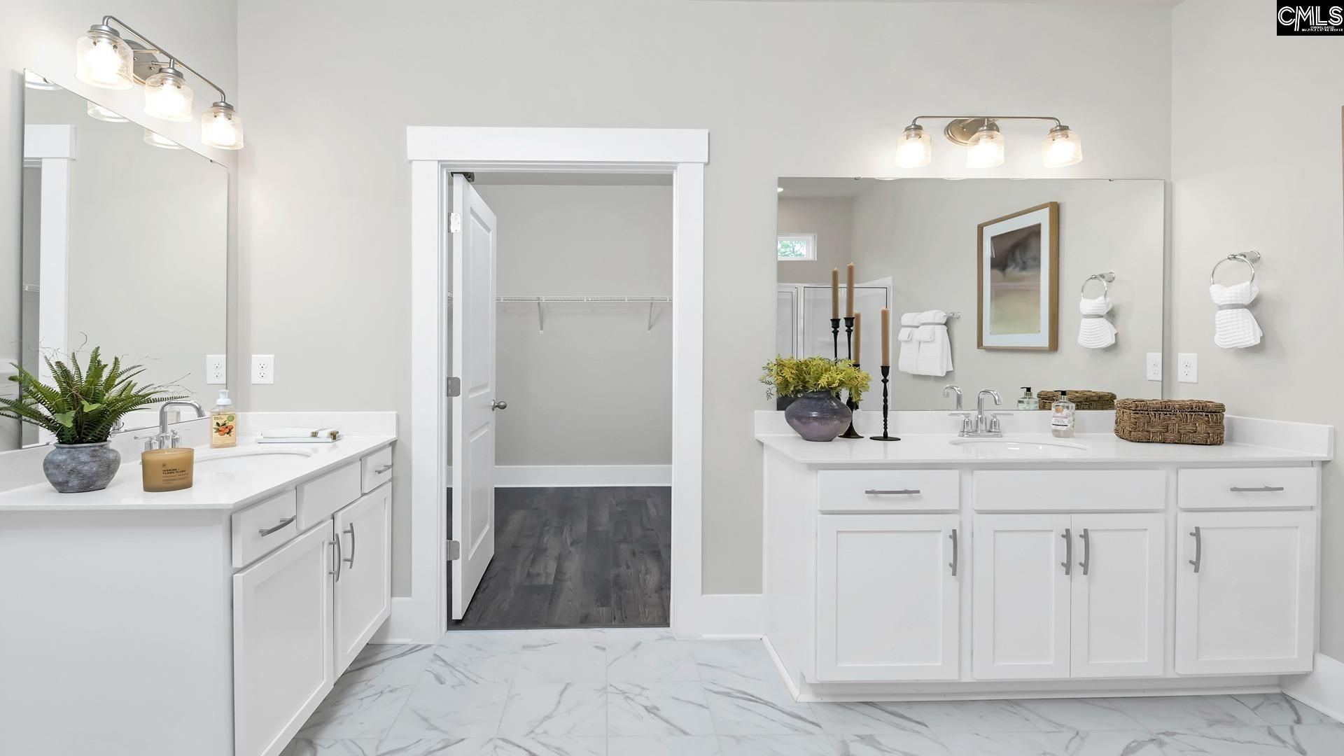 407 Leathertree Lane  Photo 17