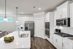 407 Leathertree Lane  photo 4