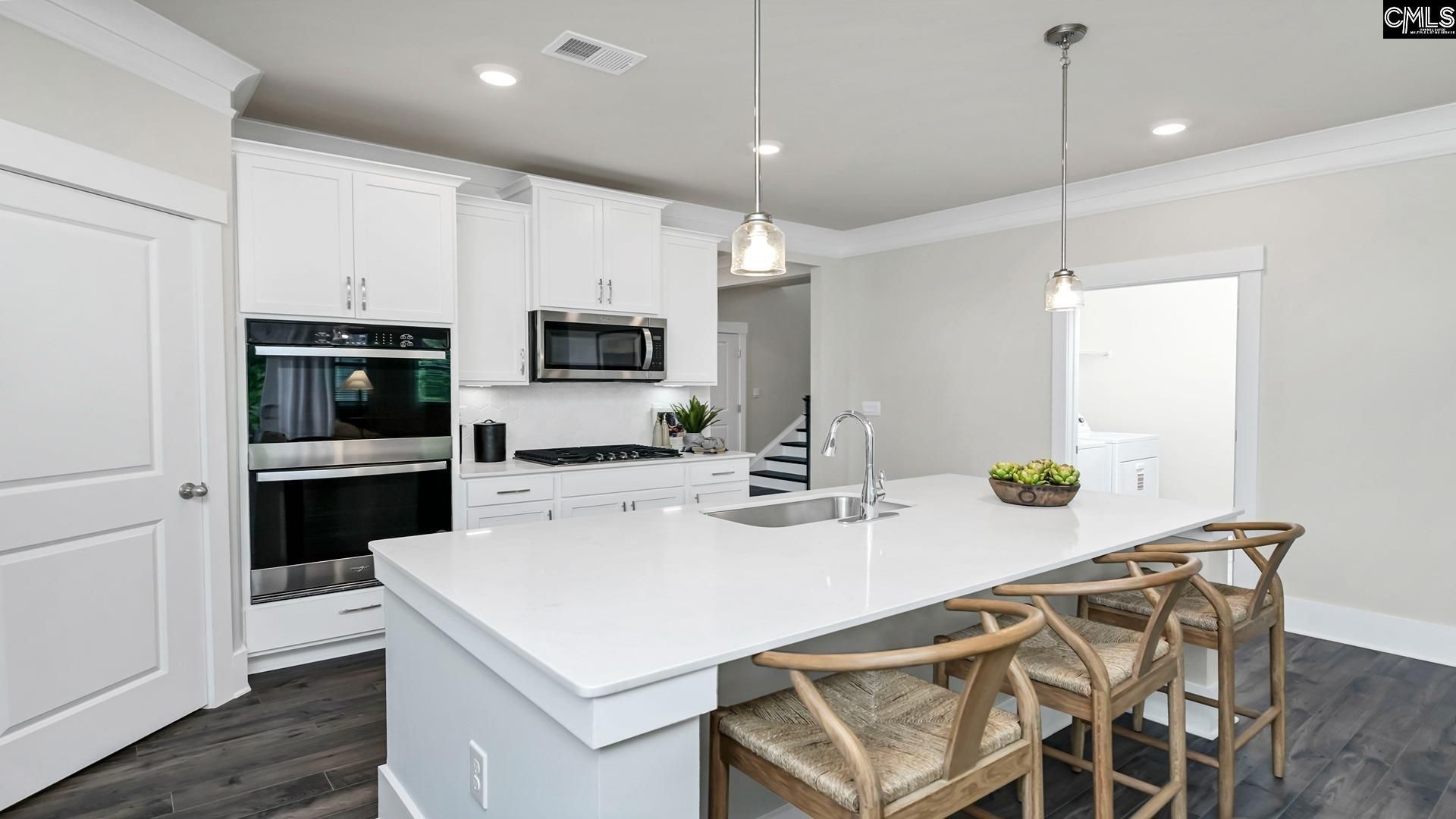 407 Leathertree Lane  Photo 6