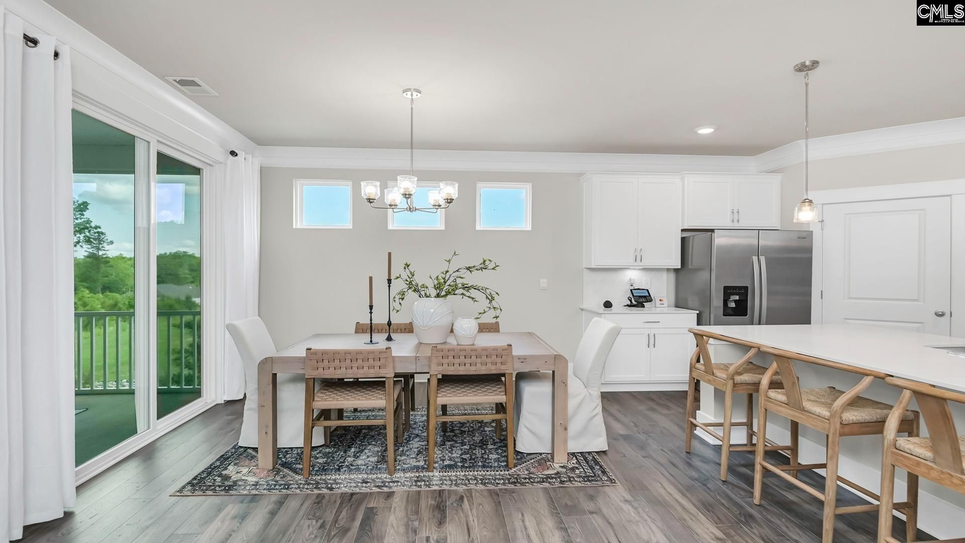 407 Leathertree Lane  Photo 9