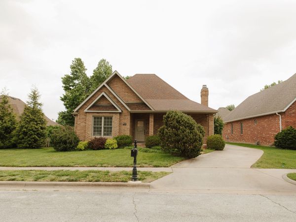 3636 S Britain Avenue , Springfield, MO 65807