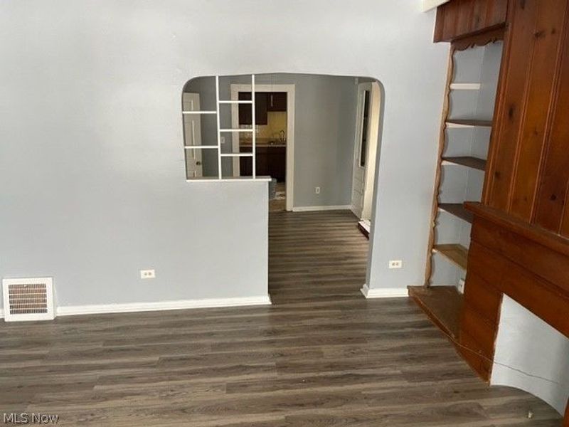 407 E 147th Street, Cleveland, OH 44110 Photo 3