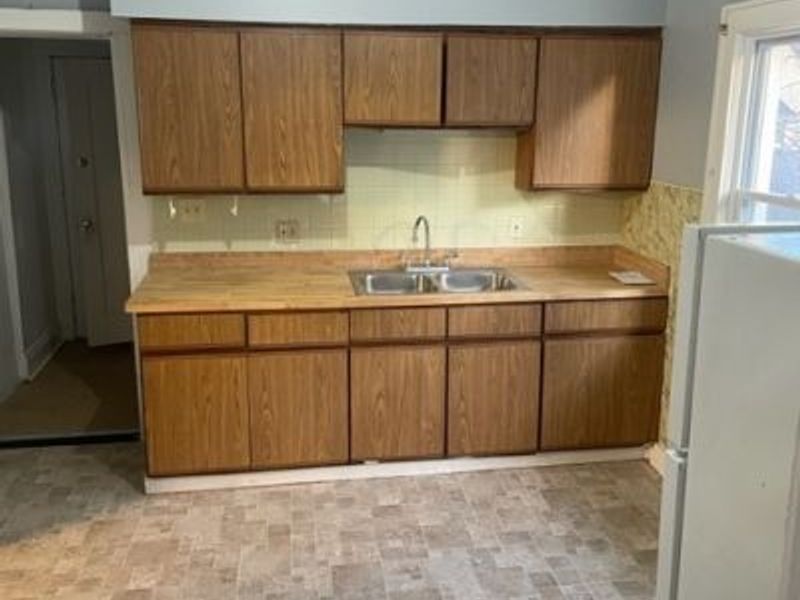 407 E 147th Street, Cleveland, OH 44110 Photo 5