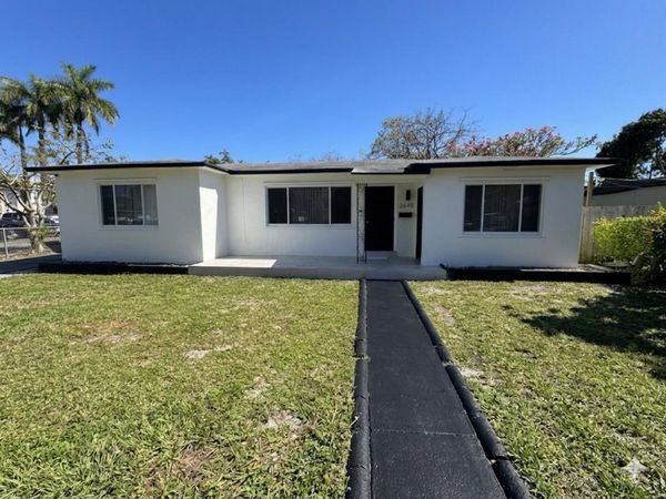 2648 Washington Street, Hollywood, FL 33020