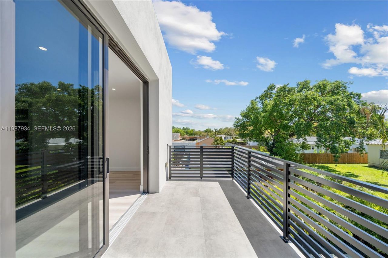 536 NW 48th St , Miami, FL 33127 Photo