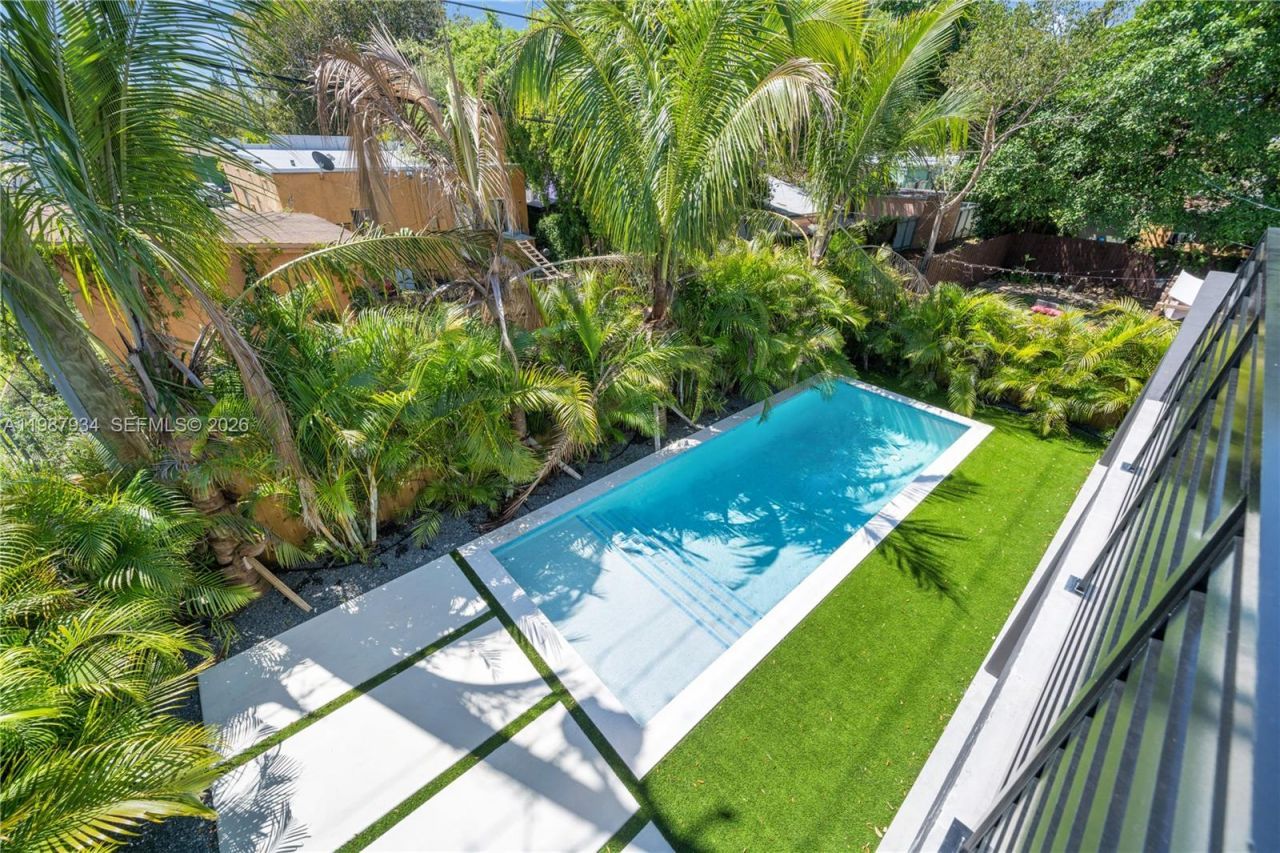 536 NW 48th St , Miami, FL 33127 Photo