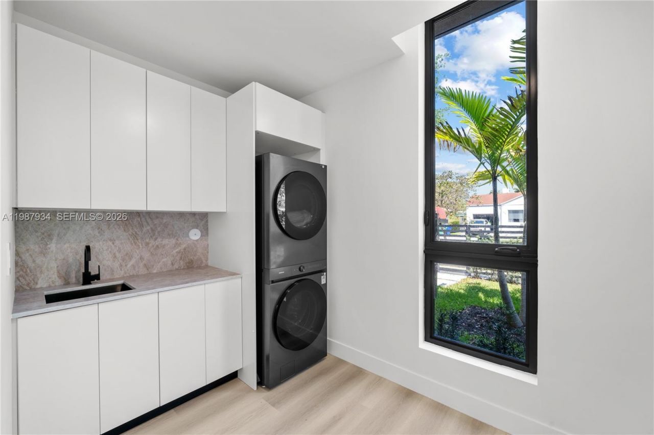 536 NW 48th St , Miami, FL 33127 Photo