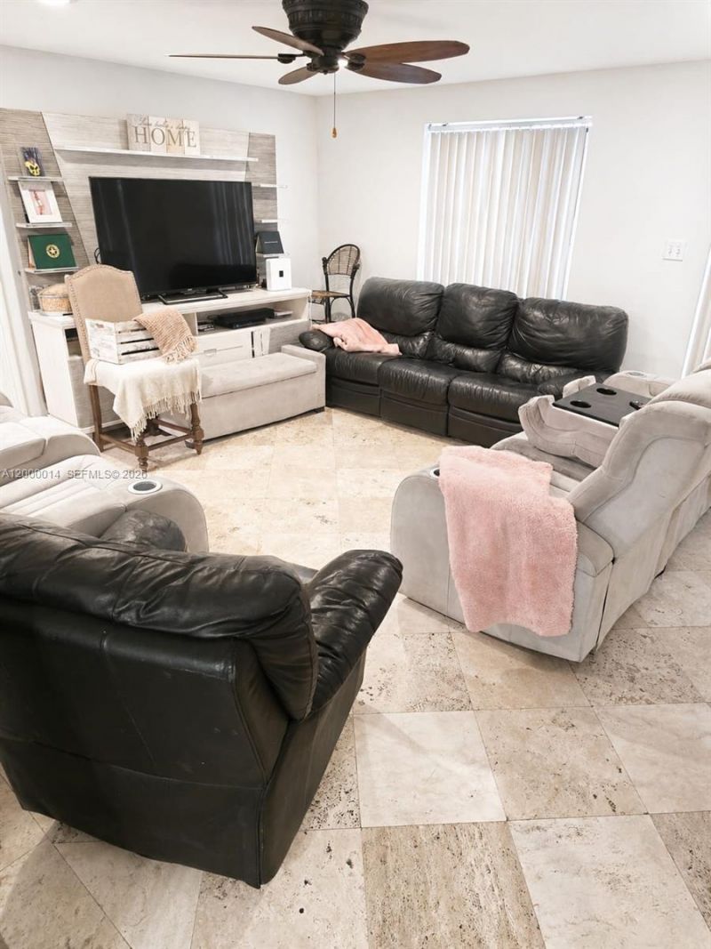 8771 NW 15th Ct, Pembroke Pines, FL 33024 Photo