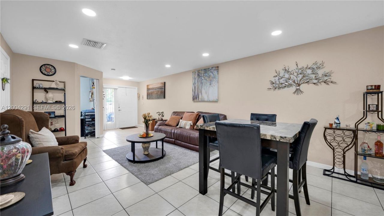 120 E 5th St , Unit 2, Hialeah, FL 33010 Photo