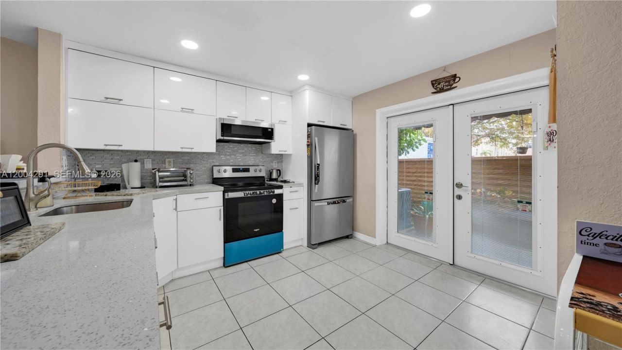 120 E 5th St , Unit 2, Hialeah, FL 33010 Photo