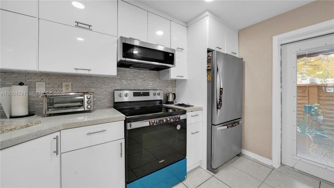 120 E 5th St , Unit 2, Hialeah, FL 33010 Photo