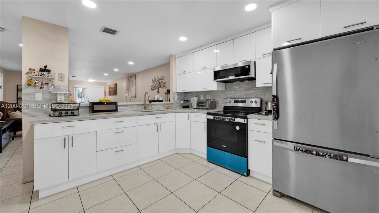 120 E 5th St , Unit 2, Hialeah, FL 33010 Photo