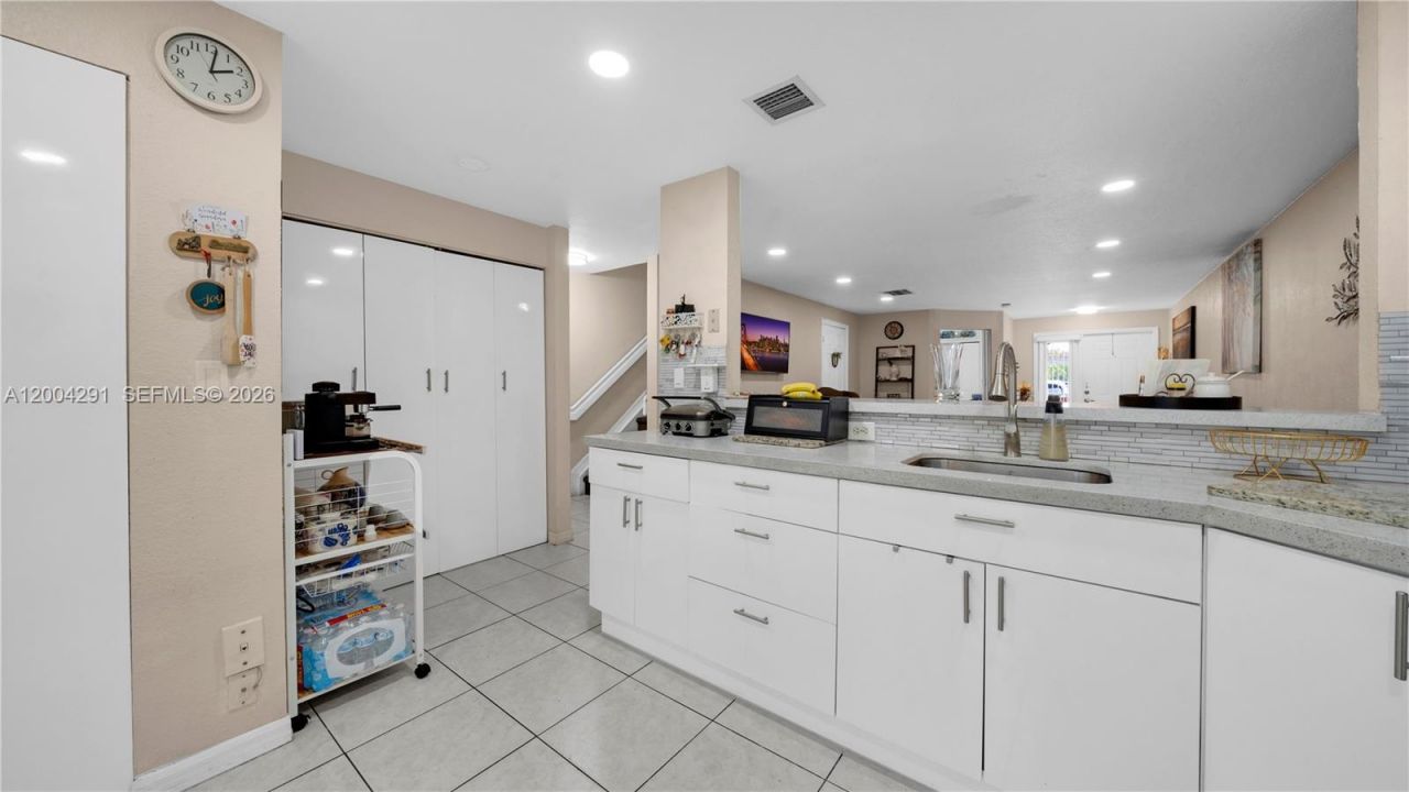 120 E 5th St , Unit 2, Hialeah, FL 33010 Photo