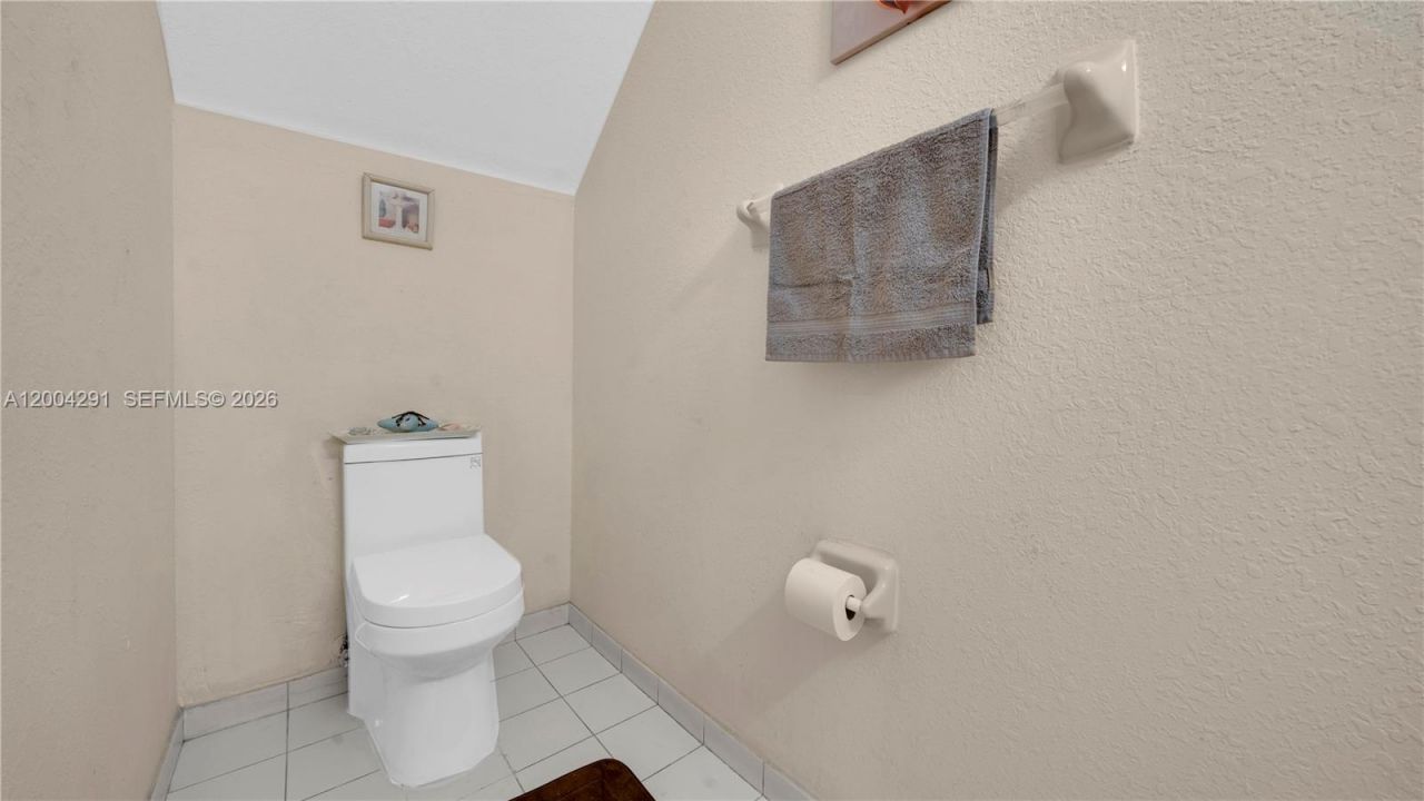 120 E 5th St , Unit 2, Hialeah, FL 33010 Photo
