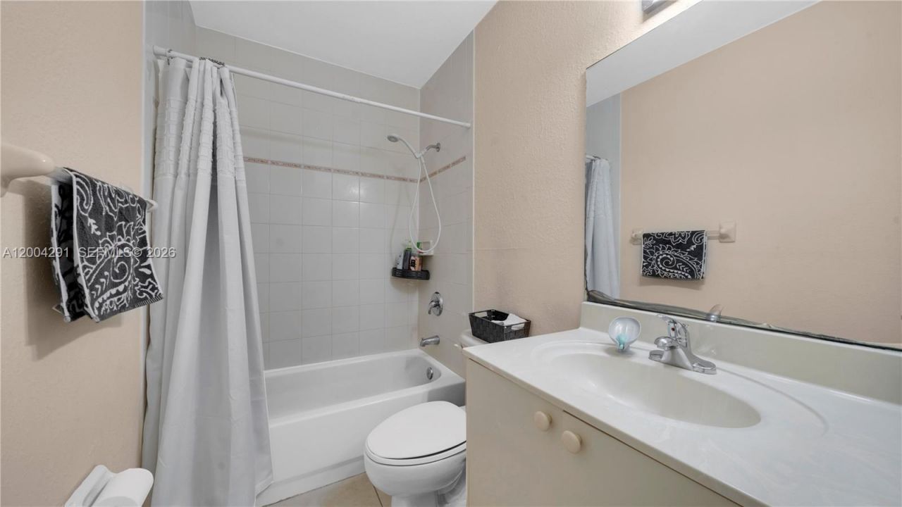 120 E 5th St , Unit 2, Hialeah, FL 33010 Photo