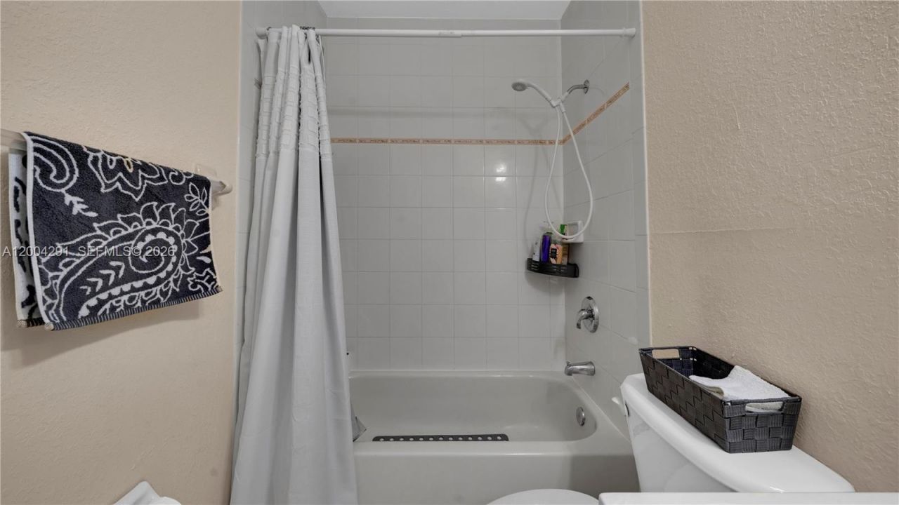 120 E 5th St , Unit 2, Hialeah, FL 33010 Photo